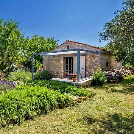 Apartman Lovrini Dvori