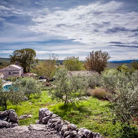 דירה Lovrini Dvori