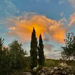 Lovrini Dvori * Brusići