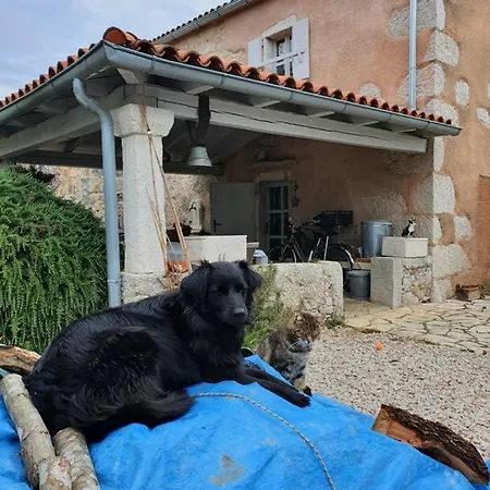 Lovrini Dvori * Brusići